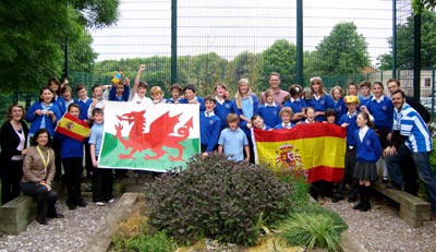 Algunos de los representantes de Novaschool Añoreta, en Gales. 