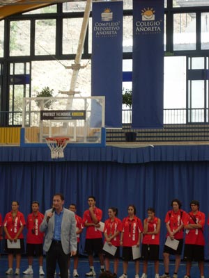 El consejero delegado de Novaschool Añoreta, Francisco Barrionuevo, en la inauguración del campus